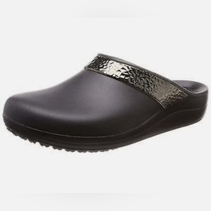 New Crocs size 4 black